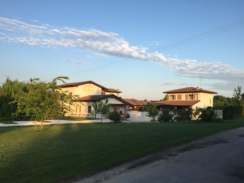 Corte Di Tosina มอนซามบาโน ภายนอก รูปภาพ